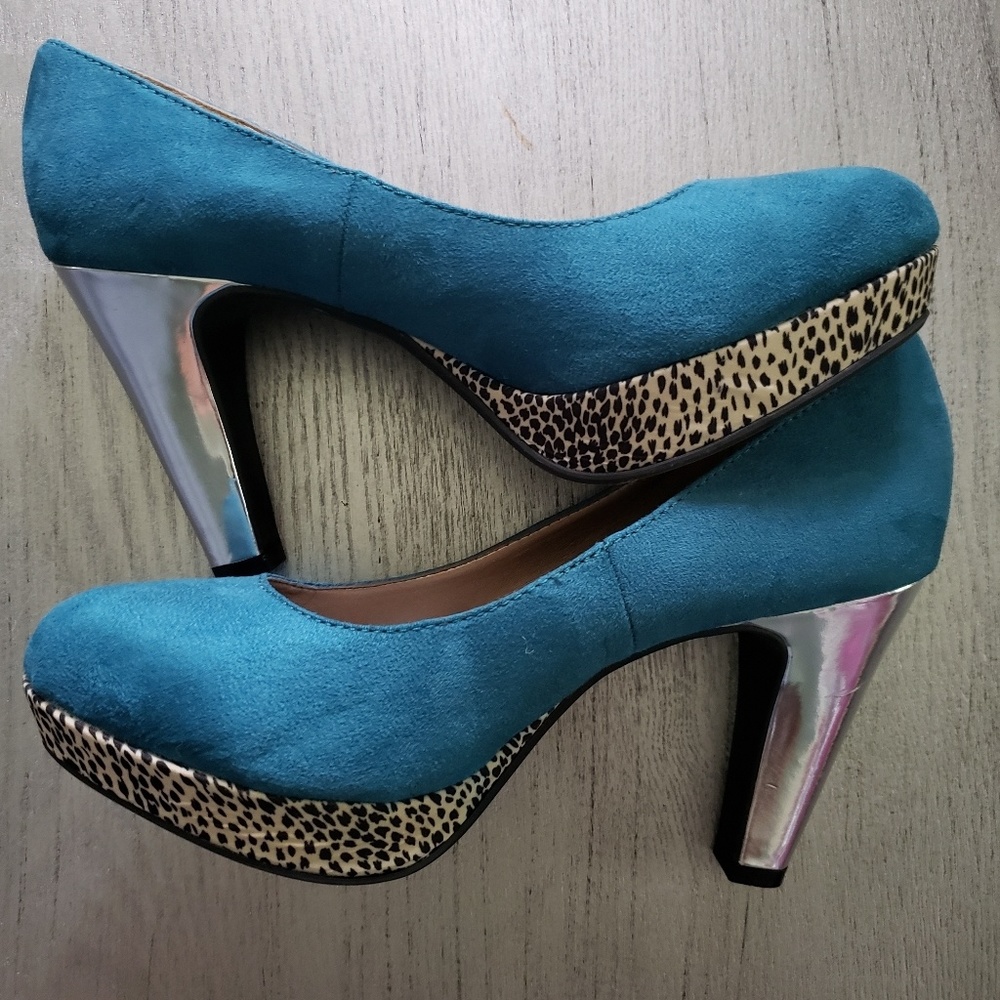 Platform Suede Pumps
